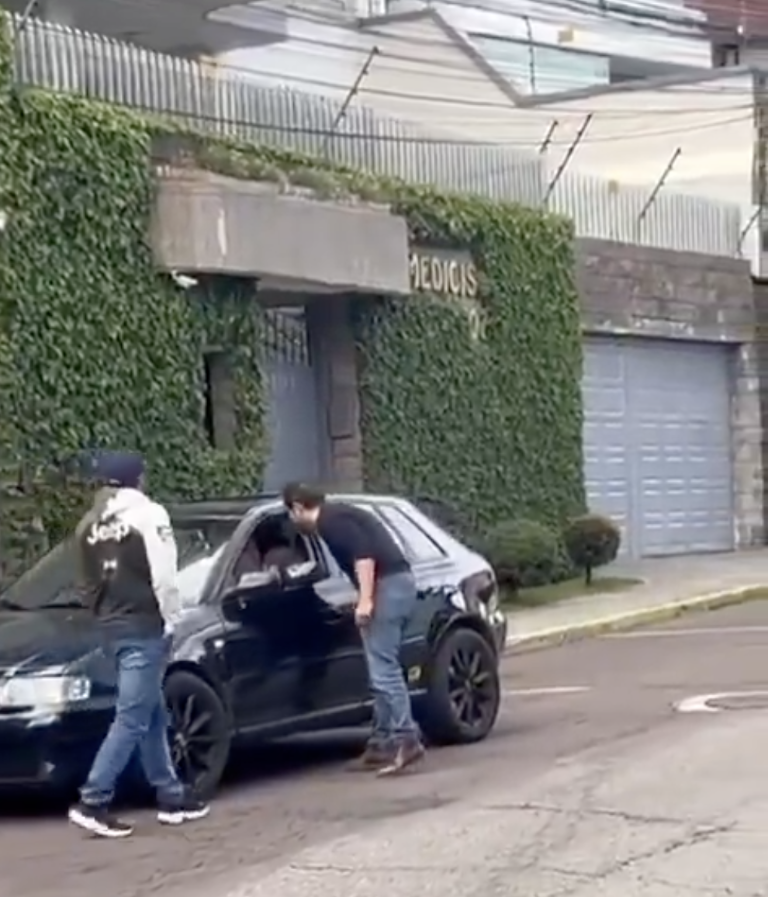 $!El momento en que Rodríguez empezó a insultar a un padre de familia.