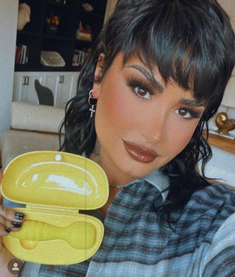 $!Demi Lovato busca eliminar el estigma del placer con su línea de juguetes sexuales