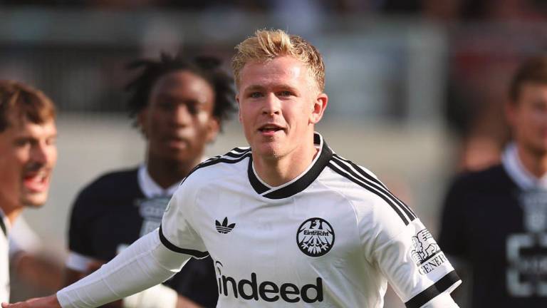 Jonathan Burkardt, jugador del Eintracht Frankfurt.