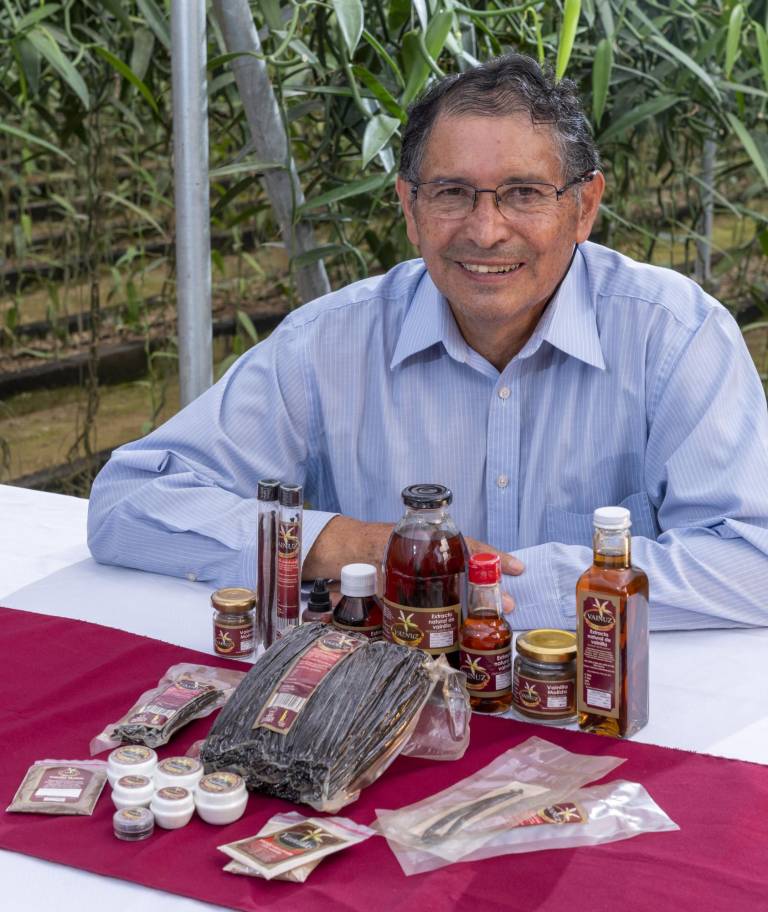 $!Eduardo Uzcátegui, quien inició con la siembra de vainilla en Santo Domingo, ha incursionado en el segmento de valor agregado con esencias, caviar y otros productos.
