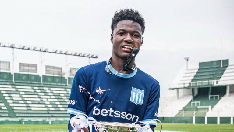 Alberto Campo se acerca a su debut profesional: Racing convoca por primera vez al ecuatoriano de 19 años
