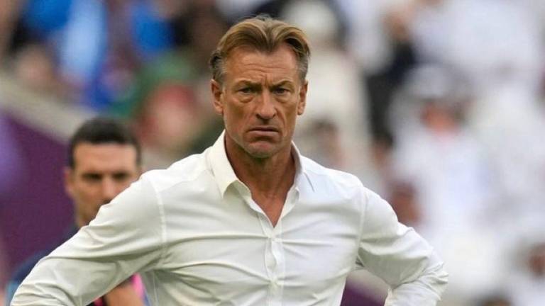 Hervé Renard dirigiendo el partido frente a Argentina en el Mundial Qatar 2022.