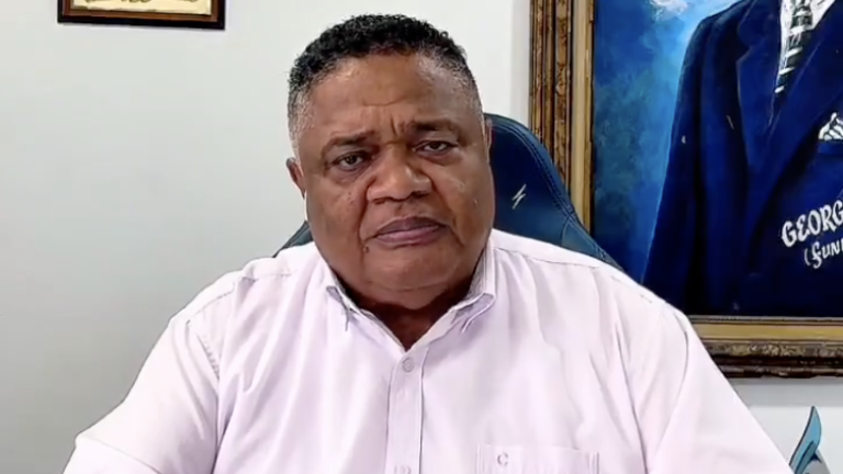 Jorge Guzmán durante un pronunciamiento sobre Emelec.