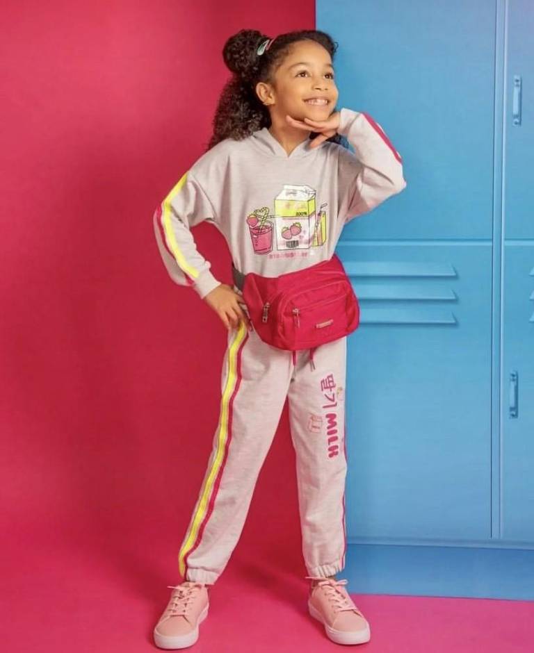 $!Paris Méndez, de nueve años, se graduó de modelo profesional. Ha participado en varios catálogos de ropa.