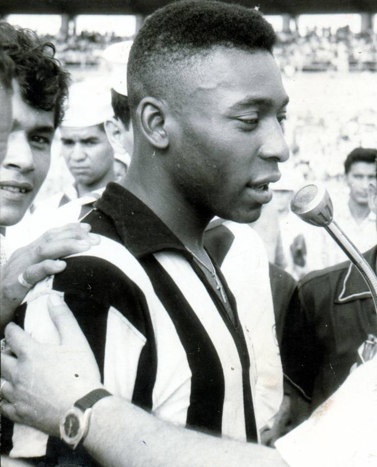 $!Pese a su corta edad, Pelé ya era una estrella en todo el mundo.