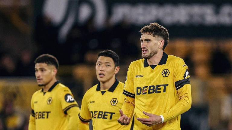 Jugadores de Wolves luego del partido frente a Brentford por Premier League.