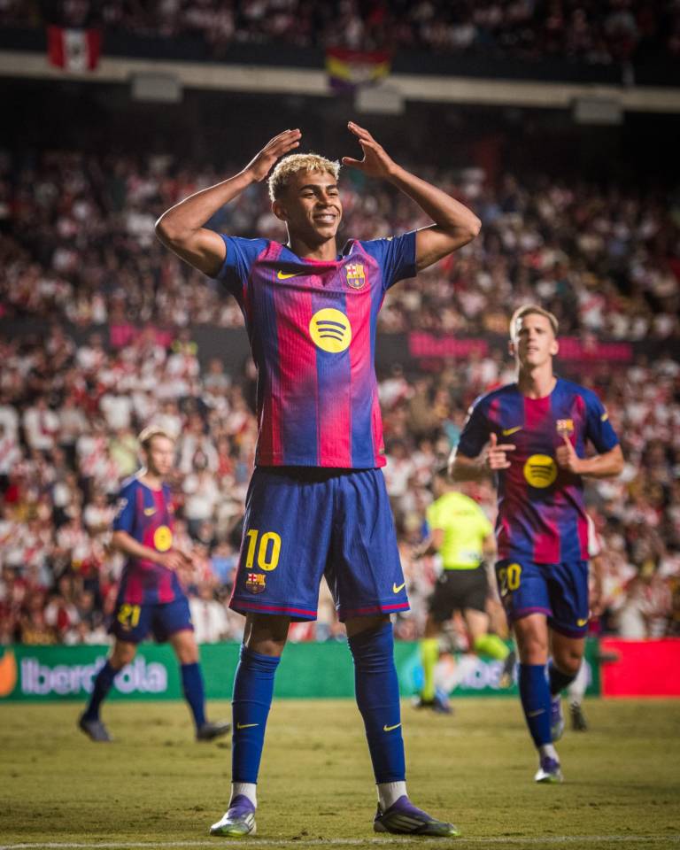 $!Lamine Yamal, delantero del FC Barcelona de España, fue elegido como el segundo mejor futbolista del mundo en la reciente edición del Balón de Oro.