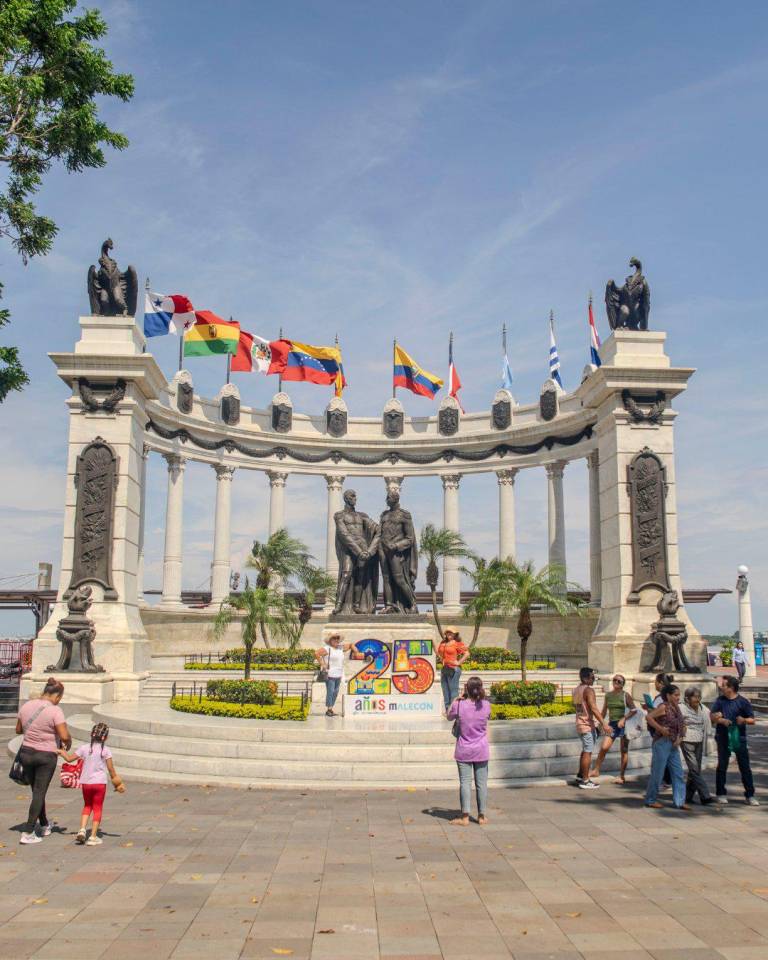 $!Pasajeros del crucero Amera visitando Guayaquil.