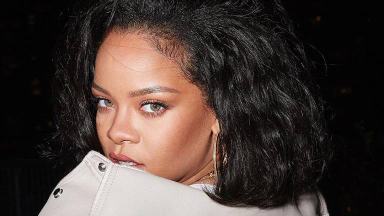 Rihanna se convirtió en billonaria