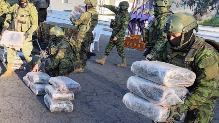 Golpe al narco: Incautan media tonelada de marihuana de 'Los Lobos' y dos toneladas de cocaína que iban a Suecia
