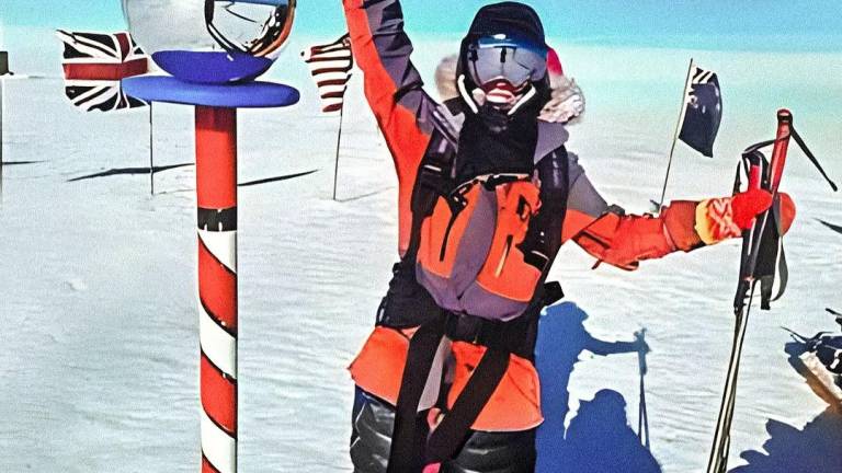Karen Kyllesø de 21 años es la nueva persona más joven en llegar sola al Polo Sur