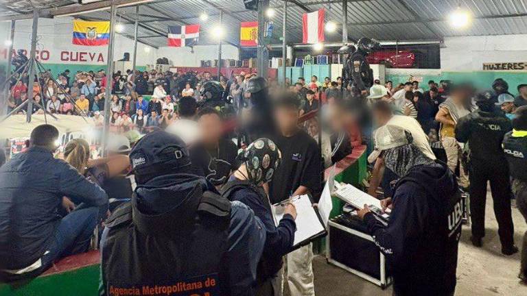 Descubren gallera clandestina en Guayllabamba, norte de Quito: 17 asistentes podrían recibir multa de USD 4.000