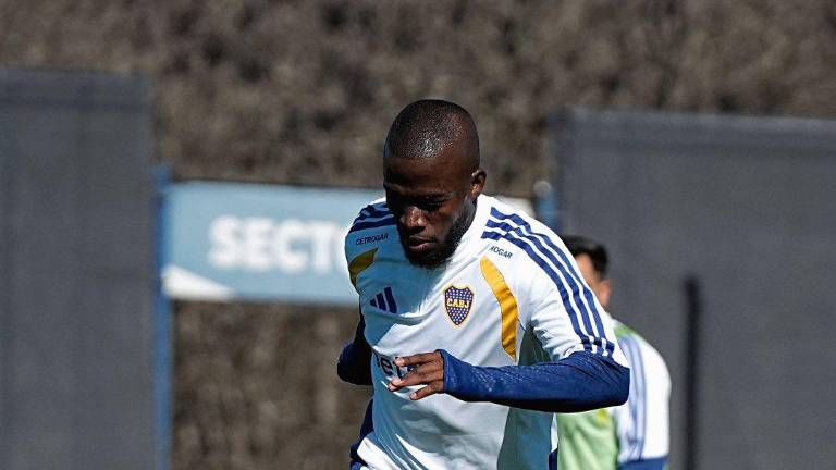 Enner Valencia entrenando con Boca Juniors.