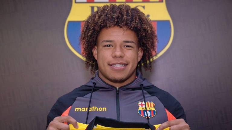 Barcelona SC oficializa el fichaje de Erick Mendoza por las próximas tres temporadas