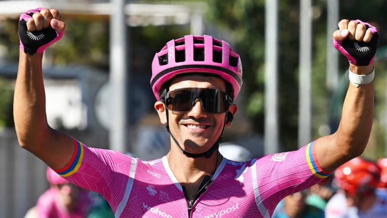 Richard Carapaz se mete entre los 10 mejores ciclistas del mundo tras su gran Vuelta a España 2026