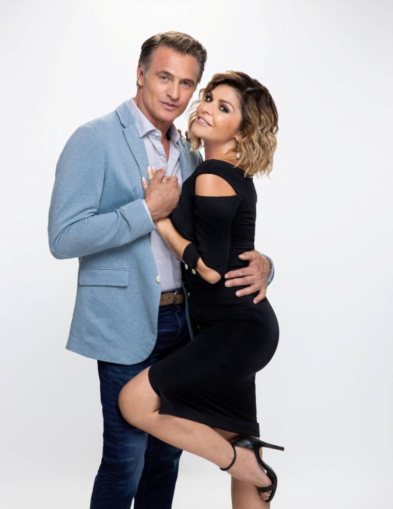 $!Fotografía promocional cedida por Televisa donde aparece el actor Juan Soler y la actriz Itatí Cantoral, protagonistas de la telenovela La mexicana y el güero.