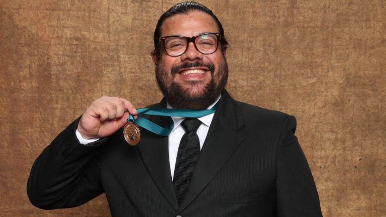 El guayaquileño Antonio Vergara es un guitarrista y productor musical, cuyo disco ha sido nominado en la categoría de Blues contemporáneo en los Premio Grammy Anglo 2025.