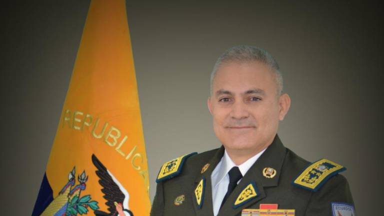 Lasso cambia cúpula militar y policial: Fausto Salinas es el nuevo comandante general de la Policía Nacional