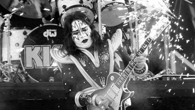 Ace Frehley, guitarrista original de KISS, muere semanas después de sufrir una caída