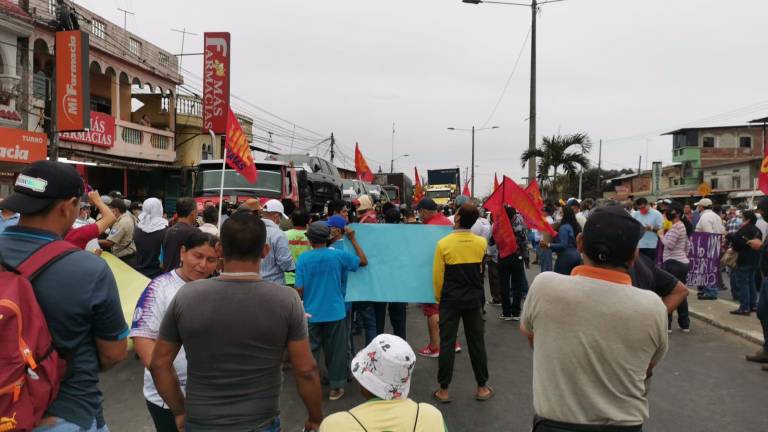Agricultores y maestros empiezan paro nacional con cierre de vías: reclaman por precios de productos y combustibles
