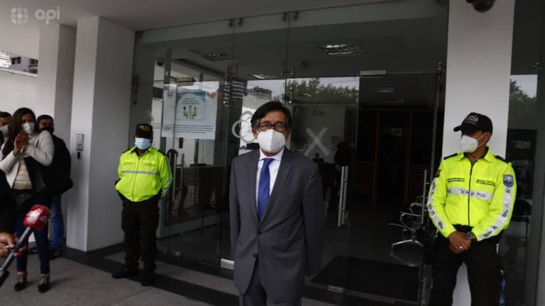 Presentan acusación particular contra el alcade de Quito por presunto peculado en compra de pruebas COVID
