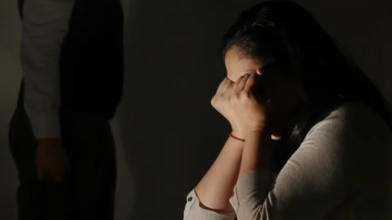 Hallan en Ecuador a adolescente británica reportada como desaparecida; Interpol activó alerta internacional