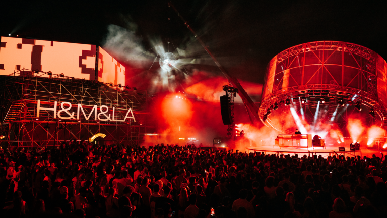 Doechii, Robyn y Jamie xx encendieron Los Ángeles en el festival H&amp;M&amp;LA, una noche donde la moda y la música se fusionaron bajo el cielo californiano.