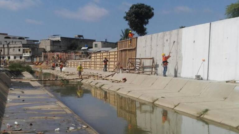 Ecuador detuvo construcción de muro en frontera con Perú