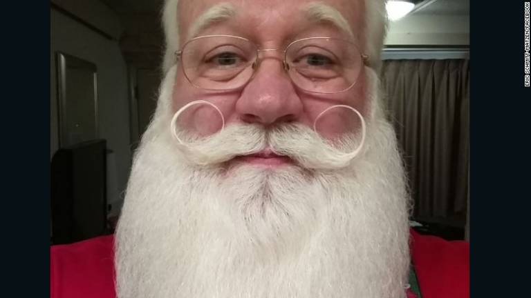 Un niño muere en los brazos de Papá Noel