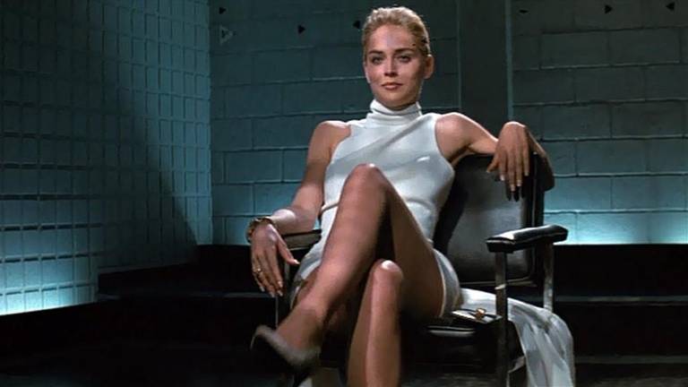 Engañaron a Sharon Stone para que no lleve ropa interior para la escena del cruce de piernas en "Bajos Instintos”