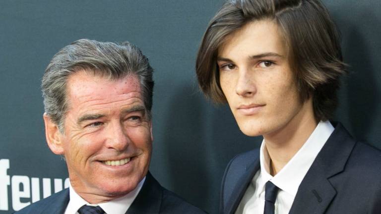 El hijo de Pierce Brosnan llama la atención del mundo de la moda