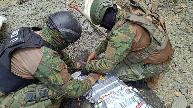 Durante la intervención militar se decomisó una gran cantidad de explosivos que eran usados en actividades ilícitas.
