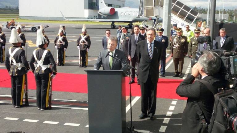 En Quito, Santos reitera buenas relaciones con Ecuador