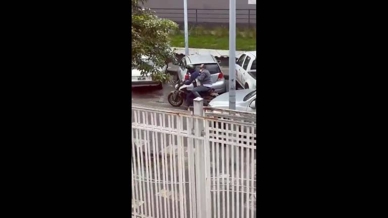 VIDEO: Graban asalto al estilo sacapintas en Cuenca