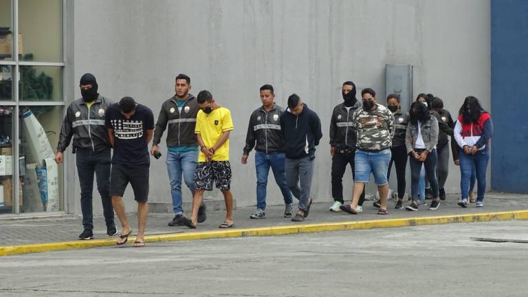 Desarticulan banda que robaba en paradas de buses y centros comerciales de Guayaquil y Durán