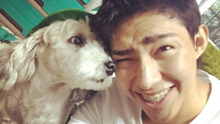 Fernanfloo compartió un emotivo video para despedir a Curly, su inseparable perro y figura clave en su canal de YouTube.
