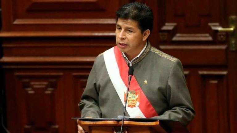Congreso de Perú admite denuncia de fiscalía contra presidente Castillo para someterlo a juicio político