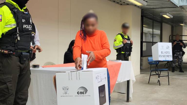 Microvistazo | Inician las votaciones de los presos en las 39 cárceles a nivel nacional