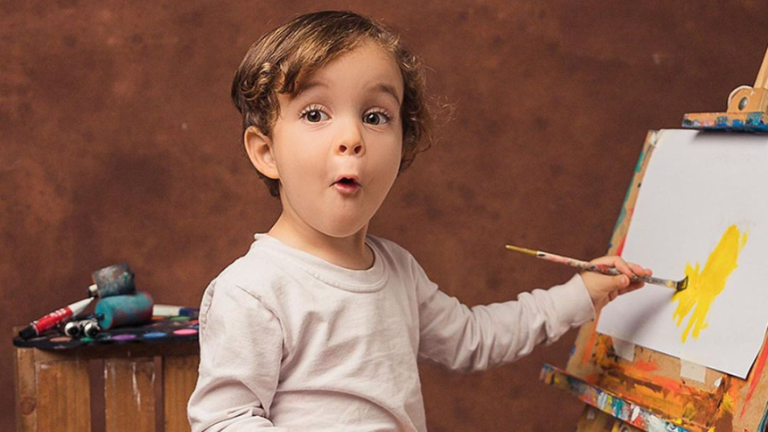 Pequeño prodigio: Santiago, el artista que dejó de pintar paredes por deslumbrar en TikTok