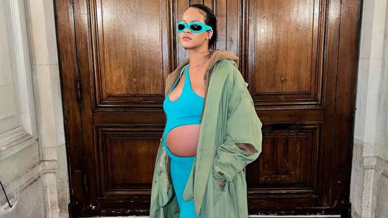 No haré lo que la sociedad me diga: Rihanna se defiende de quienes opinan sobre su ropa de embarazo