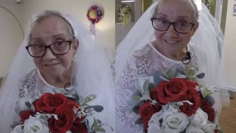 Mujer se casa consigo misma tras 40 años soltera