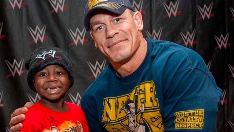 John Cena rompe su propio récord Guinness al conceder 650 deseos a niños fanáticos