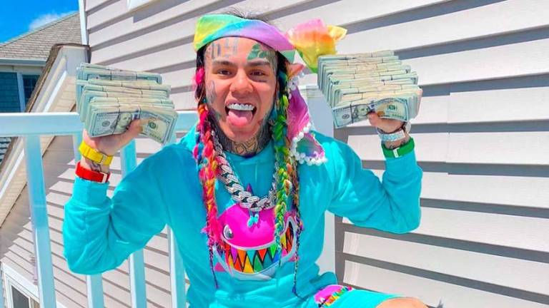 Tekashi 6ix9ine repartió USD 40 mil a familias ecuatorianas