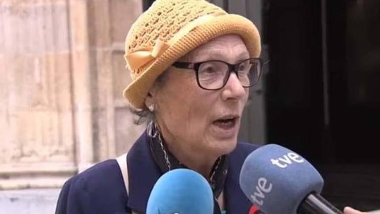 Mujer de la tercera edad fue estafada por un vecino que fingía ser Dios. Le entregó 270 mil dólares