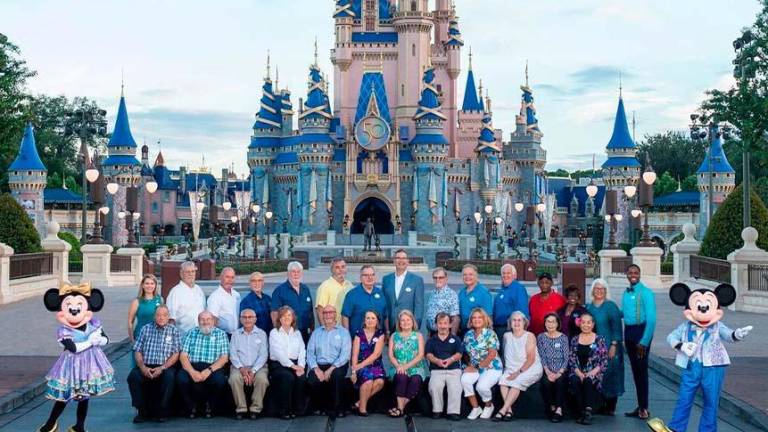 Disneyland se encuentra en busca de un fotografo y ofrece hasta USD 600 a la semana