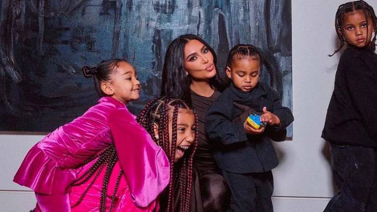 Kim Kardashian está construyendo una pequeña ciudad para sus hijos
