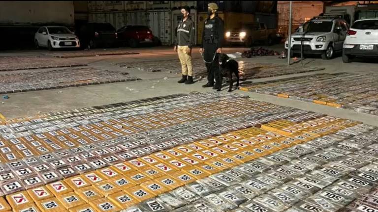 Policía incauta en Guayaquil cerca de 4 toneladas de cocaína ocultas en un contenedor que iba a África