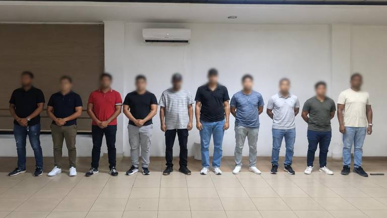 Guayas: Detienen a diez policías por presuntamente exigir dinero bajo amenazas en una vivienda