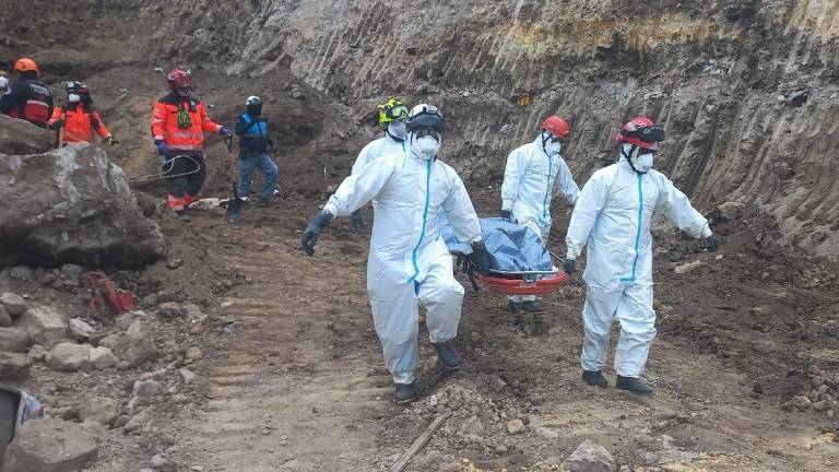 Se eleva a 56 la cifra de víctimas del gran alud ocurrido en Alausí