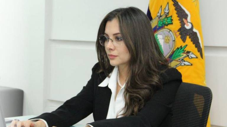 La contralora subrogante Valentina Zárate se pronuncia tras allanamiento a su despacho
